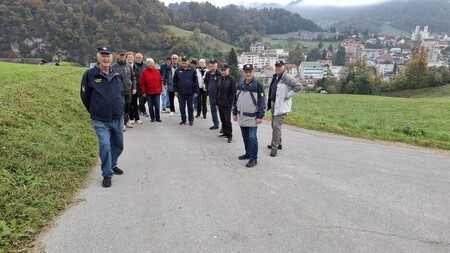 Zagorski častniki na pohodu hraniteljev orožja 