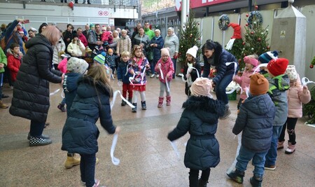 Miklavž obiskal zagorsko tržnico