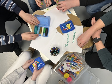 Otroški parlament o izzivih v šolskem sistemu