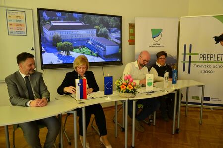 Podpis pogodbe o začetku obnove Partizana