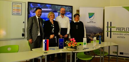 Podpis pogodbe o začetku obnove Partizana