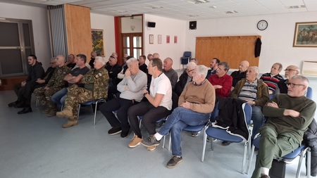 Predavanje o dronih v Zagorju privabilo številne obiskovalce