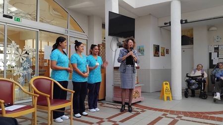 Župan tudi letos razveselil ženske v Domu Polde Eberl Jamski