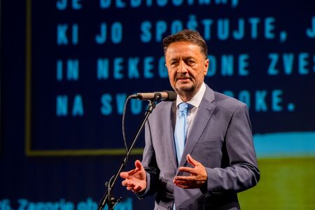 V zlati knjigi novih 43 imen